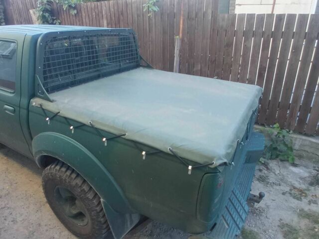 Красный Ниссан НП, объемом двигателя 2.5 л и пробегом 286 тыс. км за 4985 $, фото 20 на Automoto.ua