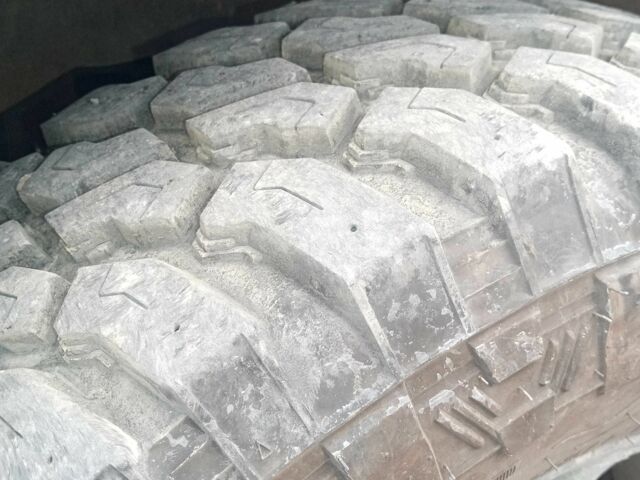 Красный Ниссан НП, объемом двигателя 2.5 л и пробегом 286 тыс. км за 4985 $, фото 2 на Automoto.ua