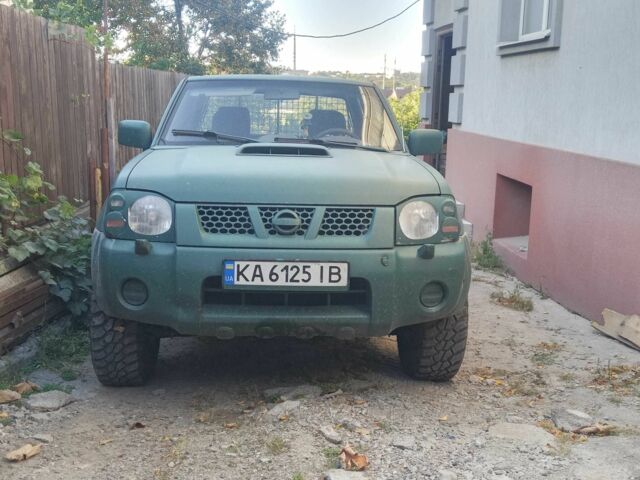 Красный Ниссан НП, объемом двигателя 2.5 л и пробегом 286 тыс. км за 4985 $, фото 22 на Automoto.ua