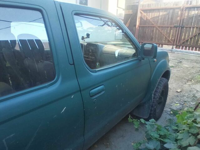 Красный Ниссан НП, объемом двигателя 2.5 л и пробегом 286 тыс. км за 4985 $, фото 18 на Automoto.ua