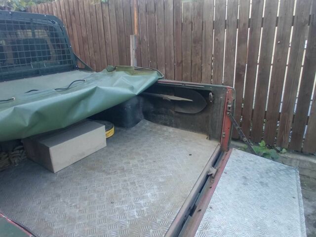 Красный Ниссан НП, объемом двигателя 2.5 л и пробегом 286 тыс. км за 4985 $, фото 16 на Automoto.ua