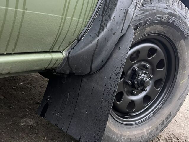 Зелений Ніссан НП, об'ємом двигуна 2.5 л та пробігом 200 тис. км за 8700 $, фото 11 на Automoto.ua