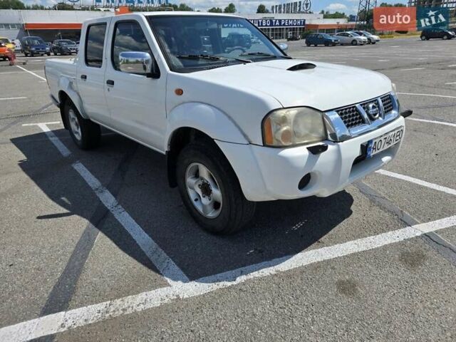 Белый Ниссан НП300, объемом двигателя 2.49 л и пробегом 200 тыс. км за 12000 $, фото 2 на Automoto.ua