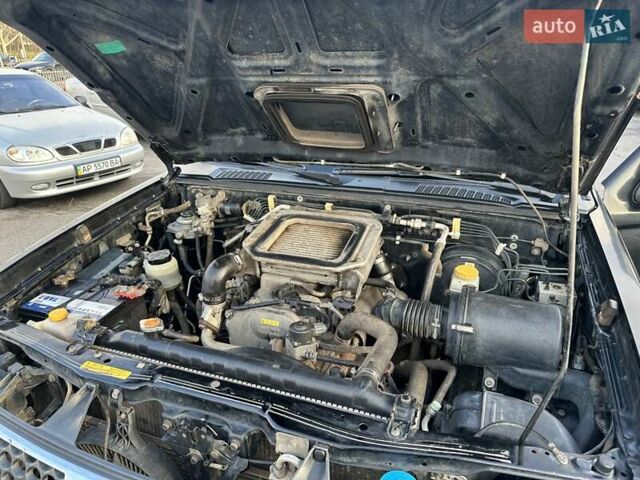 Черный Ниссан НП300, объемом двигателя 2.49 л и пробегом 299 тыс. км за 8750 $, фото 11 на Automoto.ua