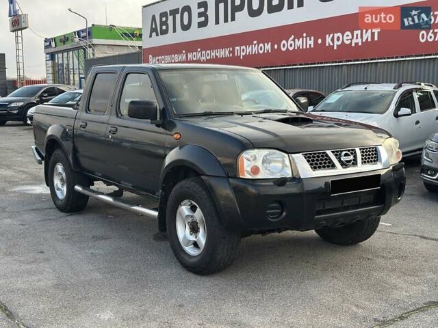 Черный Ниссан НП300, объемом двигателя 2.49 л и пробегом 299 тыс. км за 8750 $, фото 2 на Automoto.ua