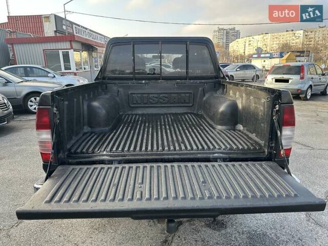 Черный Ниссан НП300, объемом двигателя 2.49 л и пробегом 299 тыс. км за 8750 $, фото 10 на Automoto.ua