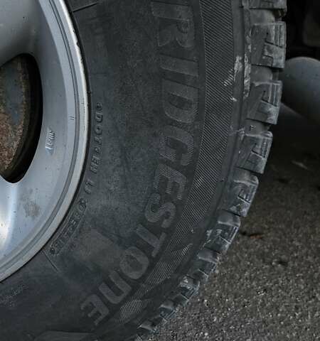 Черный Ниссан НП300, объемом двигателя 2.49 л и пробегом 153 тыс. км за 10900 $, фото 3 на Automoto.ua