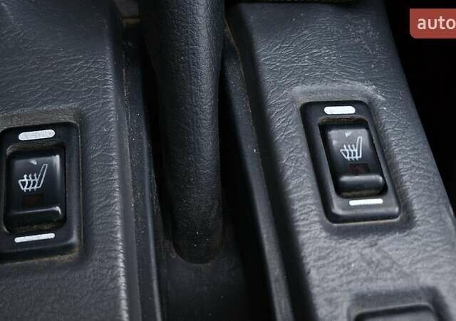 Черный Ниссан НП300, объемом двигателя 2.49 л и пробегом 153 тыс. км за 10900 $, фото 7 на Automoto.ua