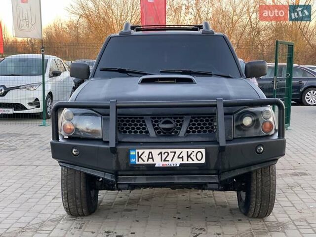 Чорний Ніссан НП300, об'ємом двигуна 2.5 л та пробігом 220 тис. км за 14999 $, фото 4 на Automoto.ua