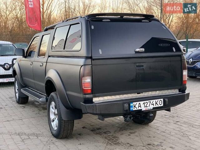 Чорний Ніссан НП300, об'ємом двигуна 2.5 л та пробігом 220 тис. км за 14999 $, фото 17 на Automoto.ua