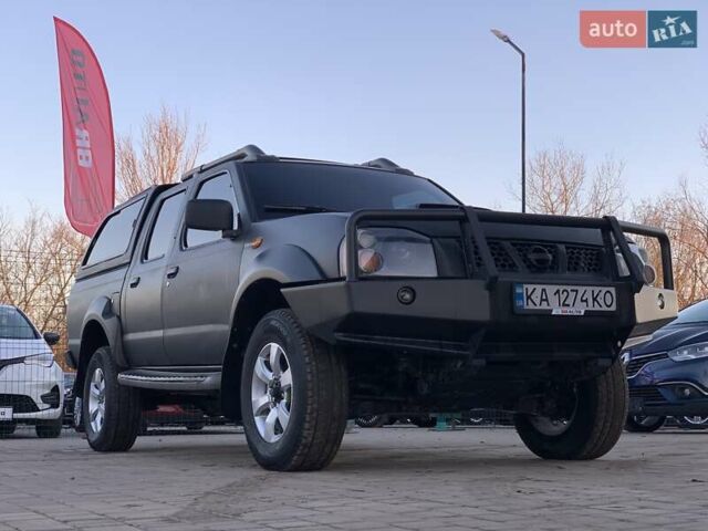 Чорний Ніссан НП300, об'ємом двигуна 2.5 л та пробігом 220 тис. км за 14999 $, фото 10 на Automoto.ua