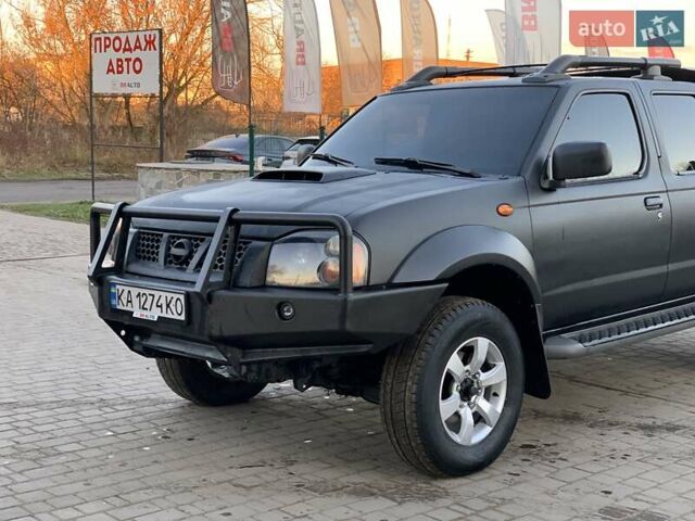 Чорний Ніссан НП300, об'ємом двигуна 2.5 л та пробігом 220 тис. км за 14999 $, фото 3 на Automoto.ua