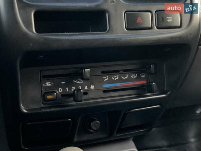 Чорний Ніссан НП300, об'ємом двигуна 2.5 л та пробігом 220 тис. км за 14999 $, фото 46 на Automoto.ua