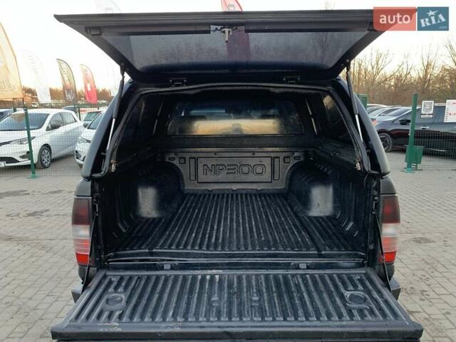 Чорний Ніссан НП300, об'ємом двигуна 2.5 л та пробігом 220 тис. км за 14999 $, фото 27 на Automoto.ua
