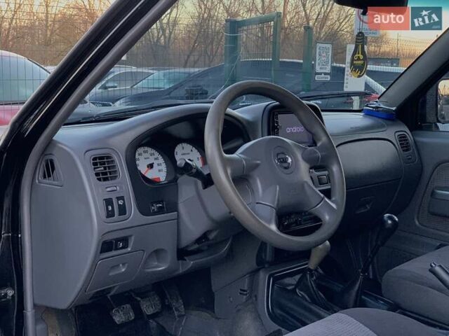 Чорний Ніссан НП300, об'ємом двигуна 2.5 л та пробігом 220 тис. км за 14999 $, фото 23 на Automoto.ua