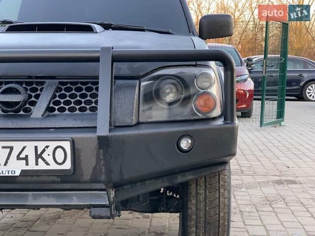 Чорний Ніссан НП300, об'ємом двигуна 2.5 л та пробігом 220 тис. км за 14999 $, фото 6 на Automoto.ua