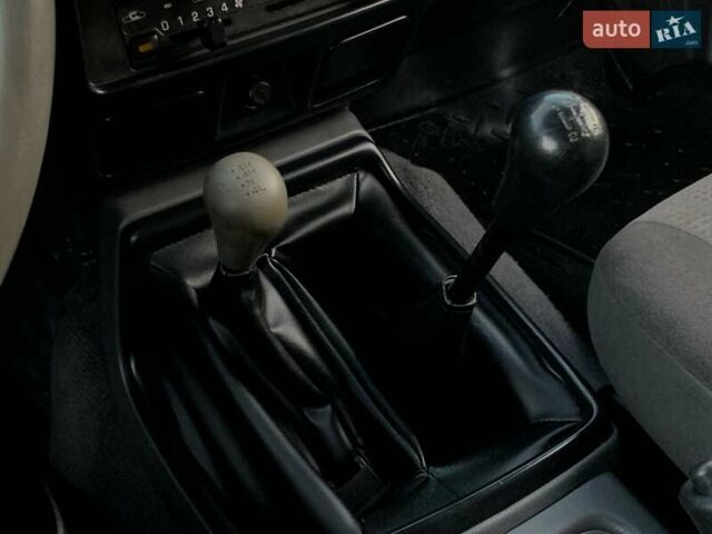 Чорний Ніссан НП300, об'ємом двигуна 2.5 л та пробігом 220 тис. км за 14999 $, фото 45 на Automoto.ua