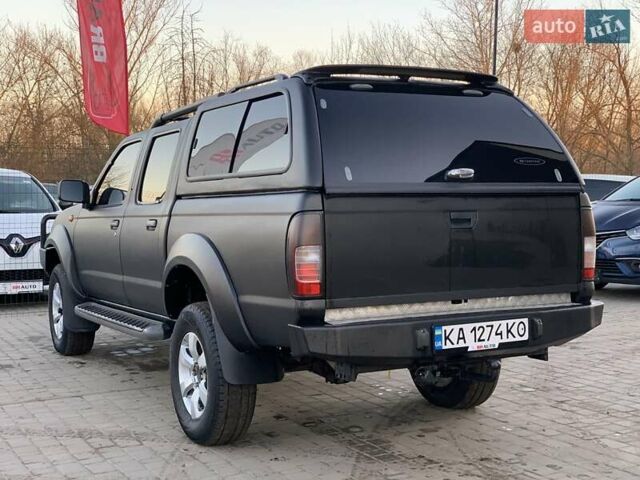 Чорний Ніссан НП300, об'ємом двигуна 2.5 л та пробігом 220 тис. км за 14999 $, фото 18 на Automoto.ua