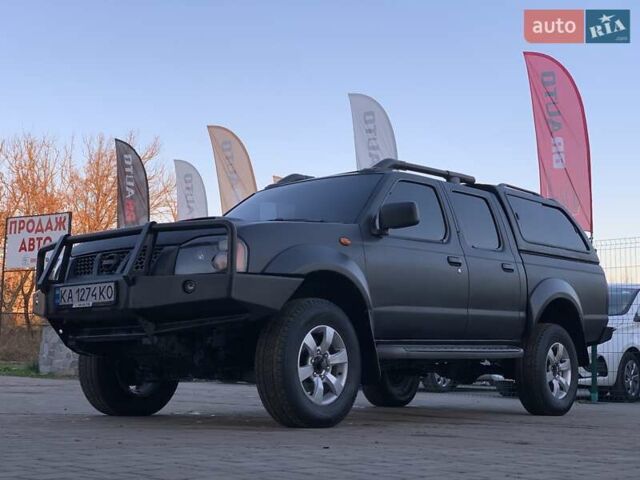 Чорний Ніссан НП300, об'ємом двигуна 2.5 л та пробігом 220 тис. км за 14999 $, фото 2 на Automoto.ua