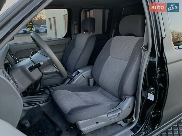 Чорний Ніссан НП300, об'ємом двигуна 2.5 л та пробігом 220 тис. км за 14999 $, фото 24 на Automoto.ua