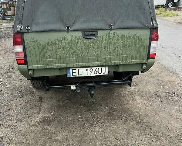 Зелений Ніссан НП300, об'ємом двигуна 2.49 л та пробігом 200 тис. км за 8700 $, фото 3 на Automoto.ua