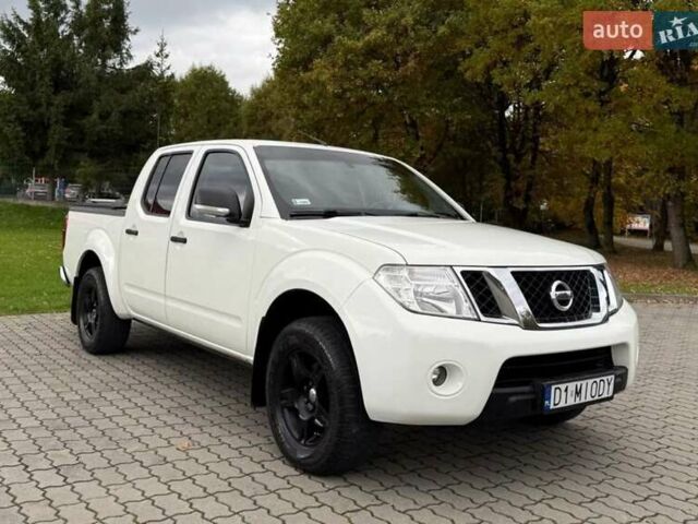 Белый Ниссан Навара, объемом двигателя 2.49 л и пробегом 350 тыс. км за 2964 $, фото 7 на Automoto.ua