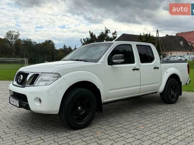 Белый Ниссан Навара, объемом двигателя 2.49 л и пробегом 350 тыс. км за 2964 $, фото 4 на Automoto.ua