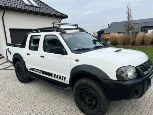 Білий Ніссан Навара, об'ємом двигуна 2.5 л та пробігом 220 тис. км за 2483 $, фото 6 на Automoto.ua