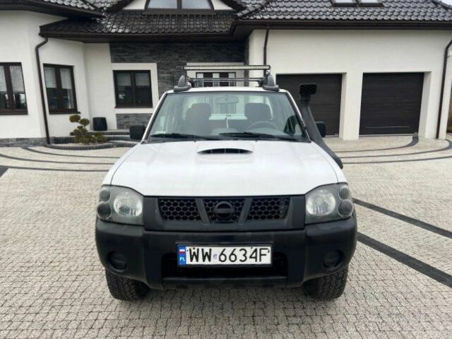 Білий Ніссан Навара, об'ємом двигуна 2.5 л та пробігом 220 тис. км за 2483 $, фото 4 на Automoto.ua