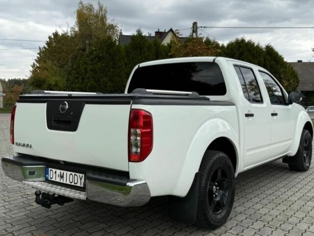 Белый Ниссан Навара, объемом двигателя 2.5 л и пробегом 218 тыс. км за 2900 $, фото 5 на Automoto.ua