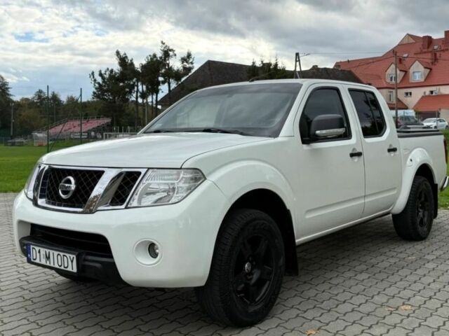 Белый Ниссан Навара, объемом двигателя 2.5 л и пробегом 218 тыс. км за 2900 $, фото 2 на Automoto.ua