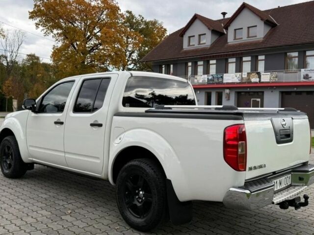 Белый Ниссан Навара, объемом двигателя 2.5 л и пробегом 218 тыс. км за 2900 $, фото 3 на Automoto.ua
