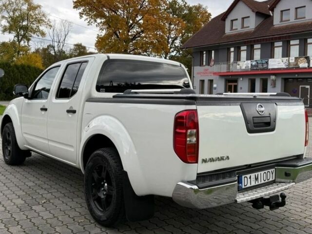 Белый Ниссан Навара, объемом двигателя 2.5 л и пробегом 218 тыс. км за 2900 $, фото 4 на Automoto.ua
