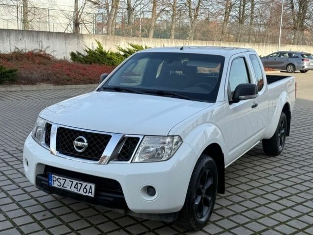 Белый Ниссан Навара, объемом двигателя 2.5 л и пробегом 268 тыс. км за 4600 $, фото 2 на Automoto.ua