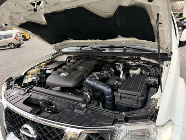 Белый Ниссан Навара, объемом двигателя 2.5 л и пробегом 280 тыс. км за 7350 $, фото 15 на Automoto.ua