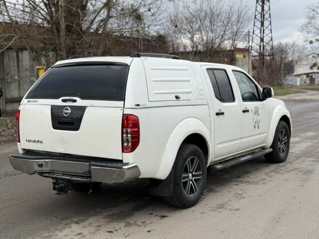 Белый Ниссан Навара, объемом двигателя 0 л и пробегом 145 тыс. км за 4700 $, фото 3 на Automoto.ua