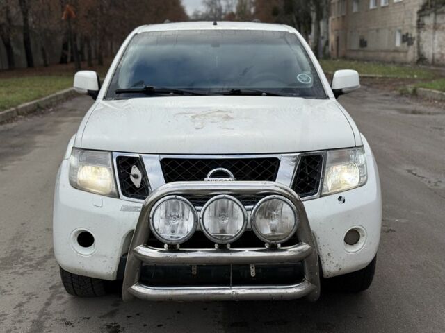 Белый Ниссан Навара, объемом двигателя 0 л и пробегом 145 тыс. км за 4700 $, фото 4 на Automoto.ua