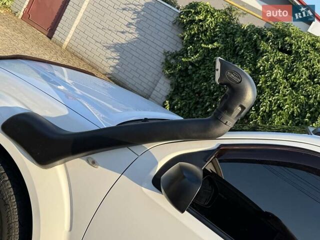 Білий Ніссан Навара, об'ємом двигуна 2.49 л та пробігом 201 тис. км за 14300 $, фото 31 на Automoto.ua