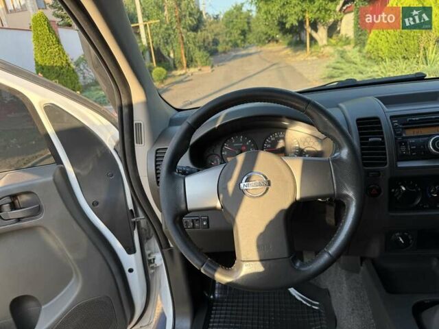 Білий Ніссан Навара, об'ємом двигуна 2.49 л та пробігом 201 тис. км за 14300 $, фото 21 на Automoto.ua