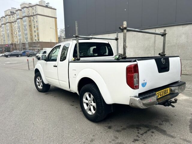 Белый Ниссан Навара, объемом двигателя 2.5 л и пробегом 250 тыс. км за 6500 $, фото 7 на Automoto.ua