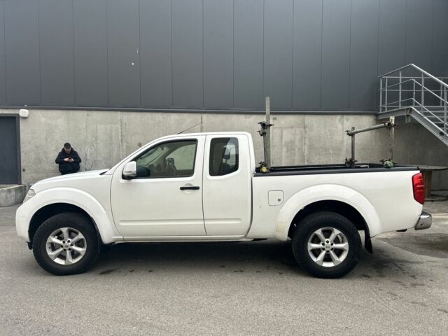 Белый Ниссан Навара, объемом двигателя 2.5 л и пробегом 250 тыс. км за 6500 $, фото 8 на Automoto.ua