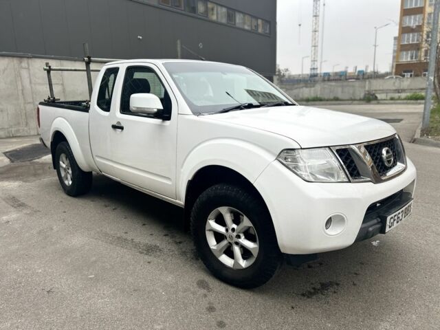 Белый Ниссан Навара, объемом двигателя 2.5 л и пробегом 250 тыс. км за 6500 $, фото 3 на Automoto.ua