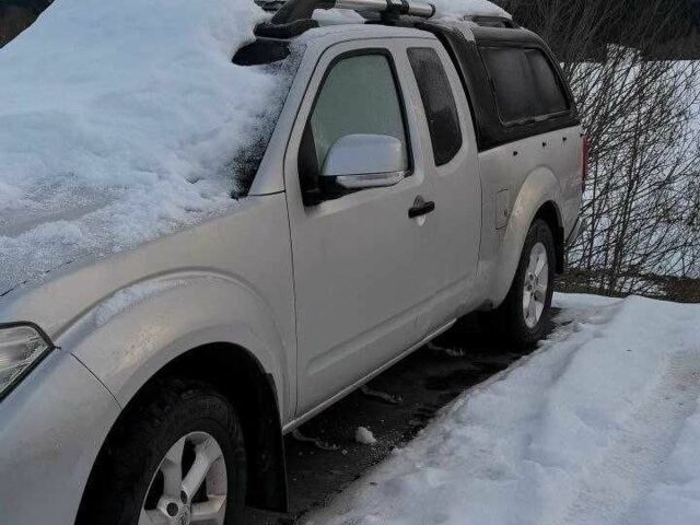 Білий Ніссан Навара, об'ємом двигуна 2.5 л та пробігом 200 тис. км за 6000 $, фото 3 на Automoto.ua