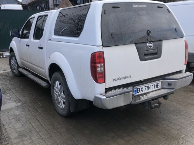 Белый Ниссан Навара, объемом двигателя 2.5 л и пробегом 210 тыс. км за 20500 $, фото 2 на Automoto.ua