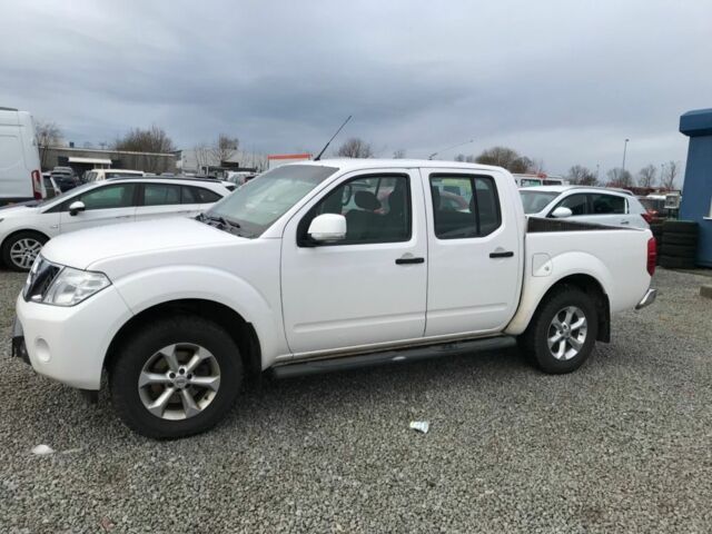 Белый Ниссан Навара, объемом двигателя 2.5 л и пробегом 242 тыс. км за 5500 $, фото 4 на Automoto.ua