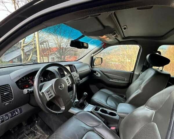Чорний Ніссан Навара, об'ємом двигуна 1 л та пробігом 355 тис. км за 2941 $, фото 5 на Automoto.ua