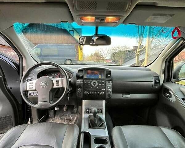 Чорний Ніссан Навара, об'ємом двигуна 1 л та пробігом 355 тис. км за 2941 $, фото 6 на Automoto.ua