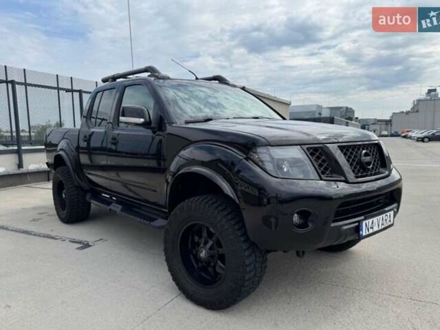 Чорний Ніссан Навара, об'ємом двигуна 2.5 л та пробігом 230 тис. км за 4000 $, фото 1 на Automoto.ua