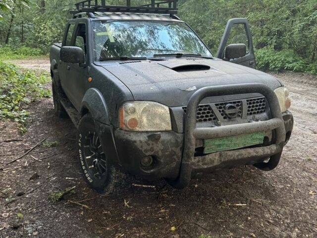Чорний Ніссан Навара, об'ємом двигуна 2.5 л та пробігом 330 тис. км за 4500 $, фото 4 на Automoto.ua