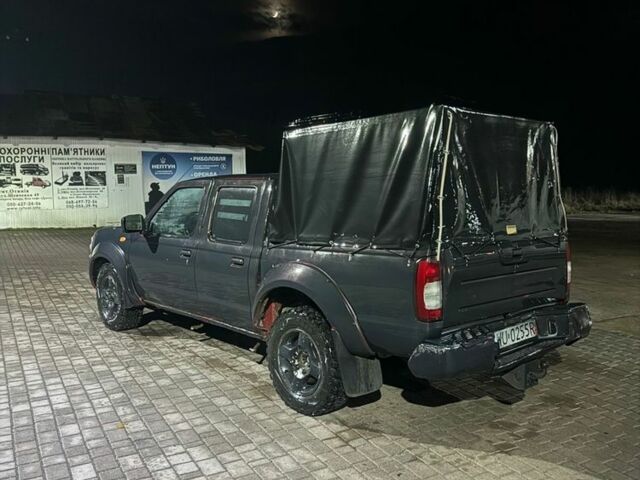 Чорний Ніссан Навара, об'ємом двигуна 3 л та пробігом 300 тис. км за 3200 $, фото 3 на Automoto.ua